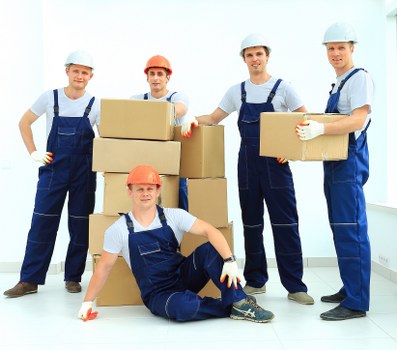 Man With Van Edgware moving service introduction with local transport support